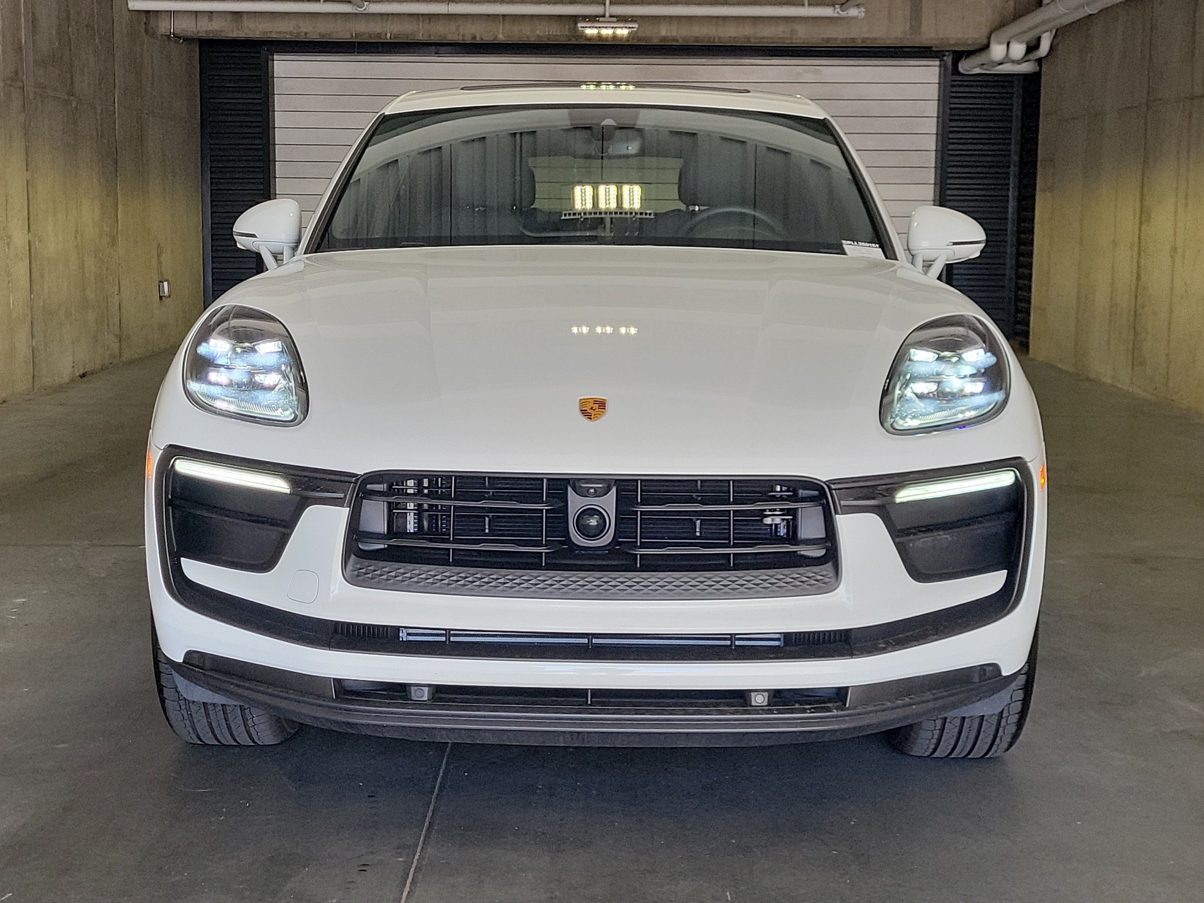 Certified 2026 Porsche Macan AWD/4WD image 11