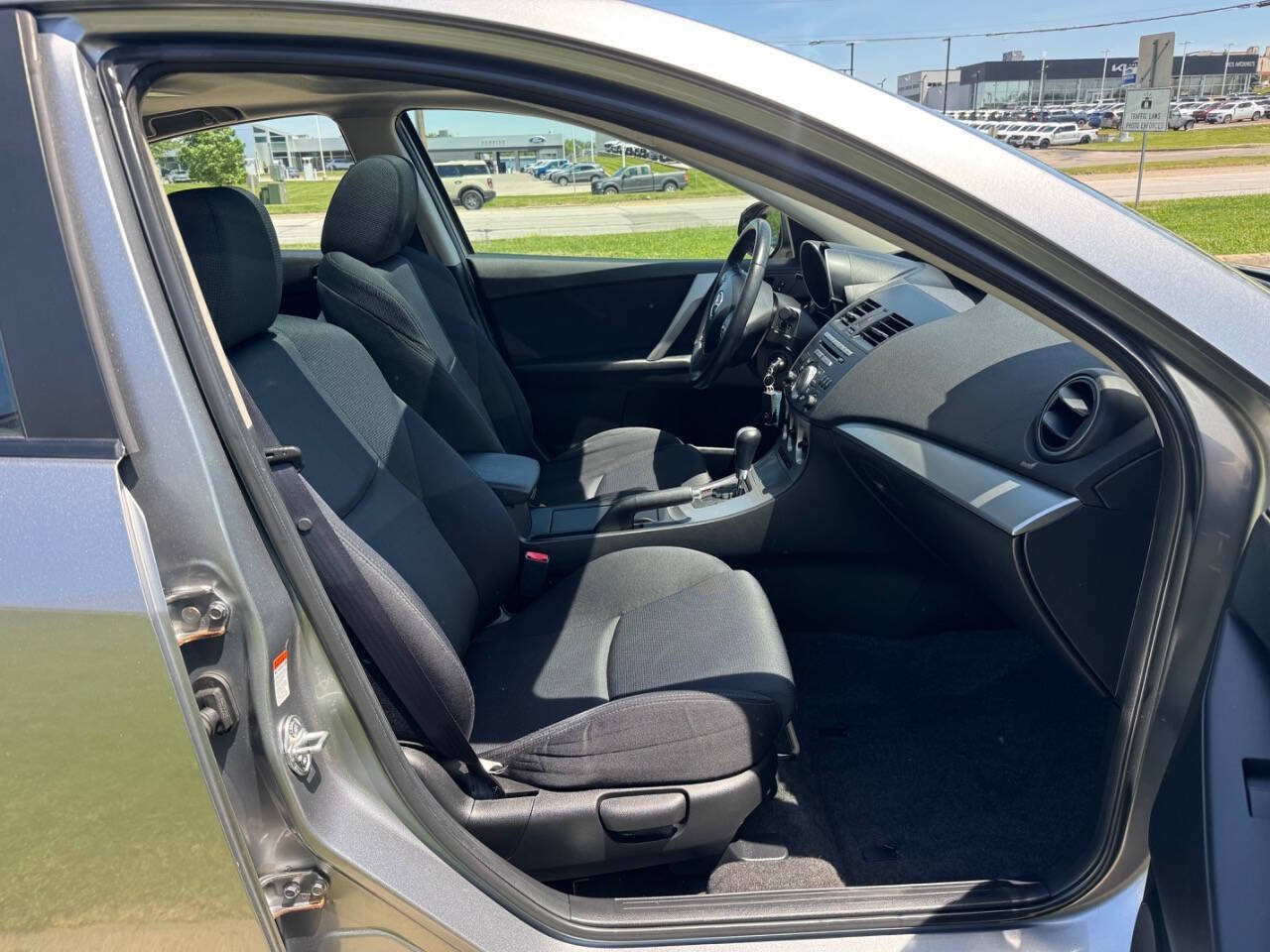 Used 2010 MAZDA MAZDA3 s Sport FWD image 14