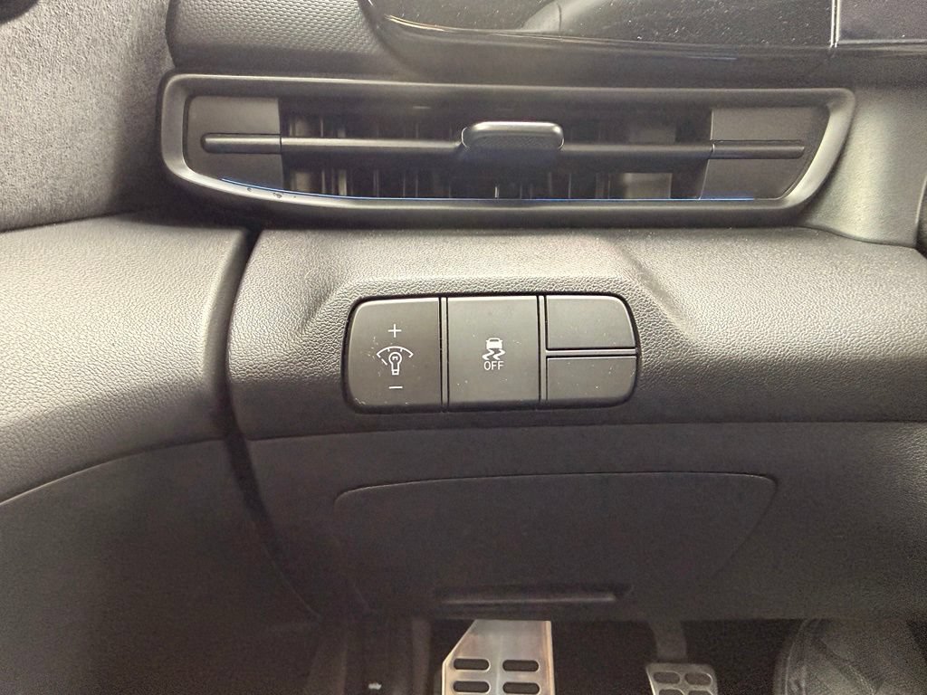 Used 2025 Hyundai Elantra N FWD image 24