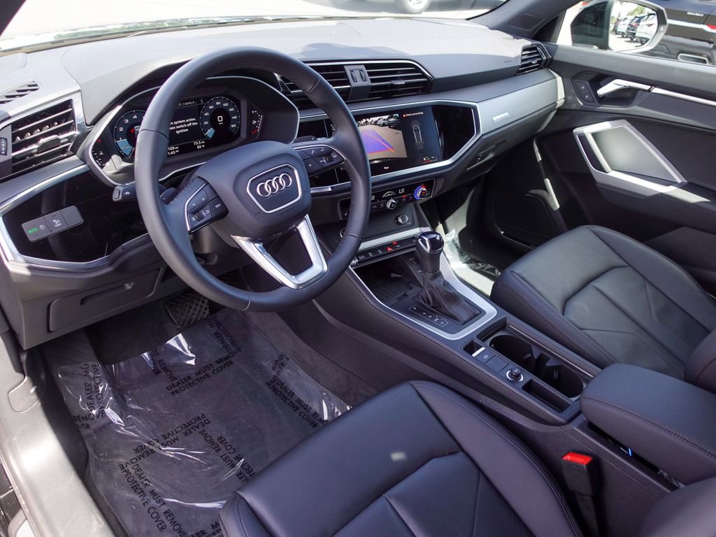 Used 2025 Audi Q3 2.0T Premium w/ Convenience Plus Package image 11