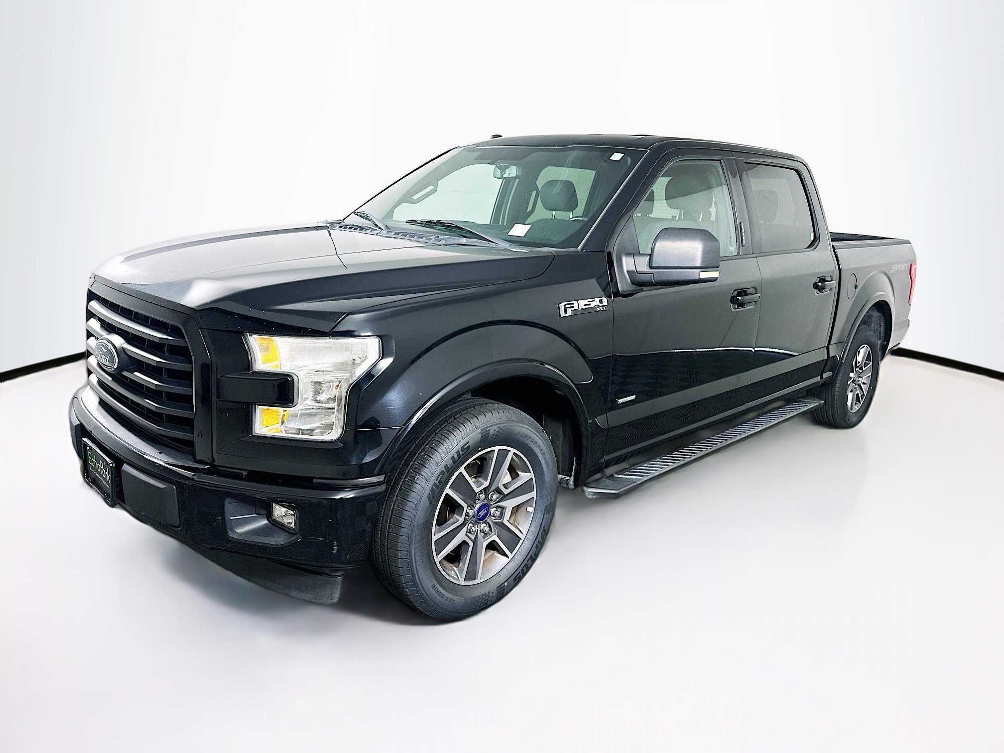 Used 2017 Ford F150 XLT w/ Equipment Group 302A Luxury RWD image 3
