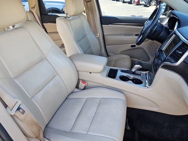 Used 2017 Jeep Grand Cherokee Limited w/ Luxury Group II image 10