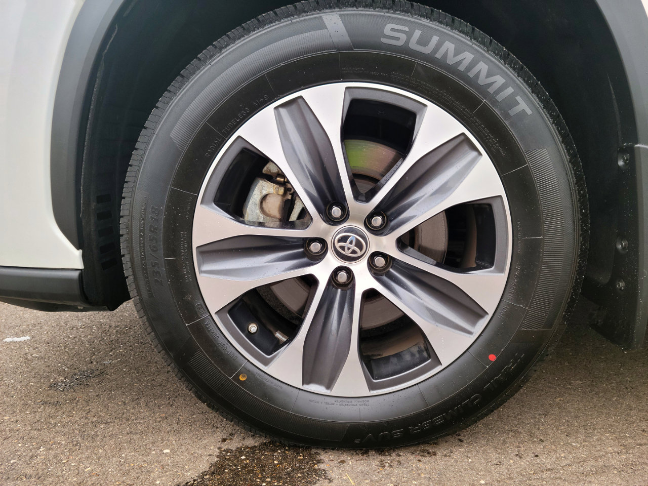 Used 2023 Toyota Highlander XLE image 27