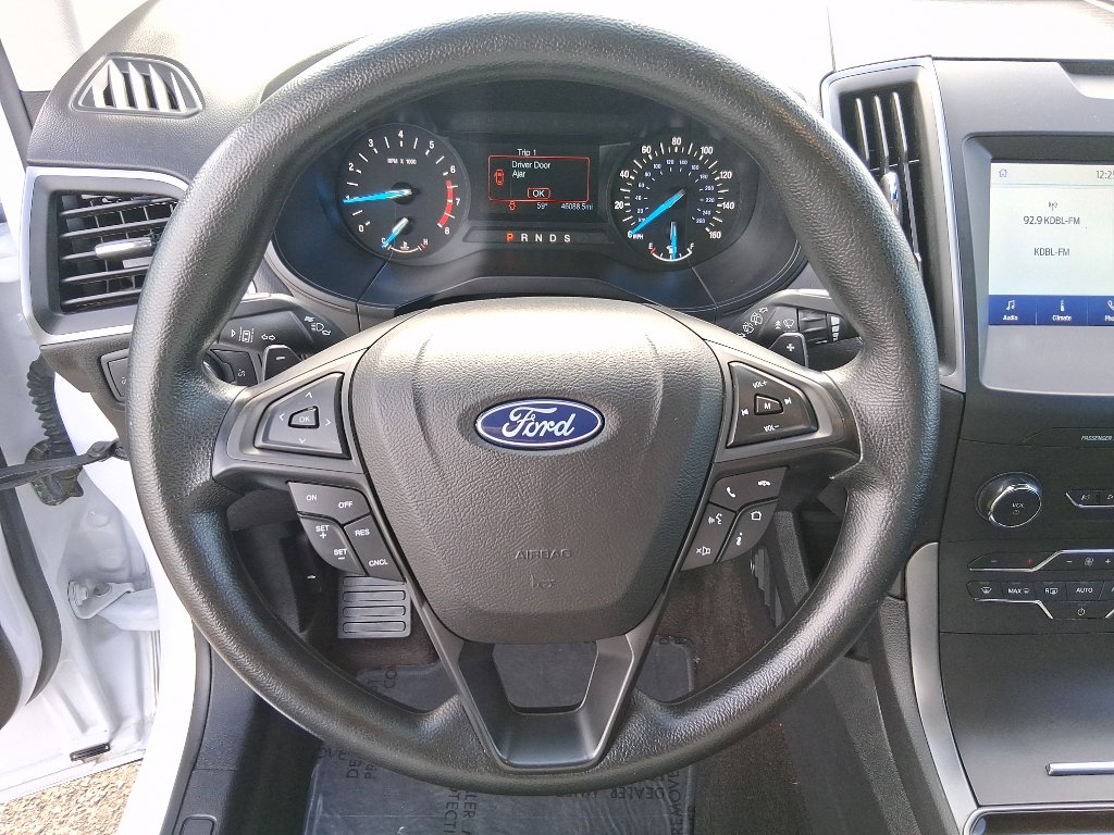 Used 2020 Ford Edge SE image 9