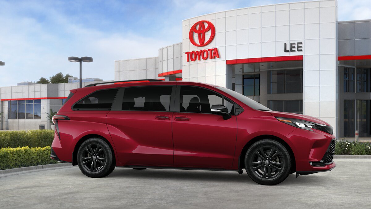 New 2026 Toyota Sienna XSE AWD/4WD image 13