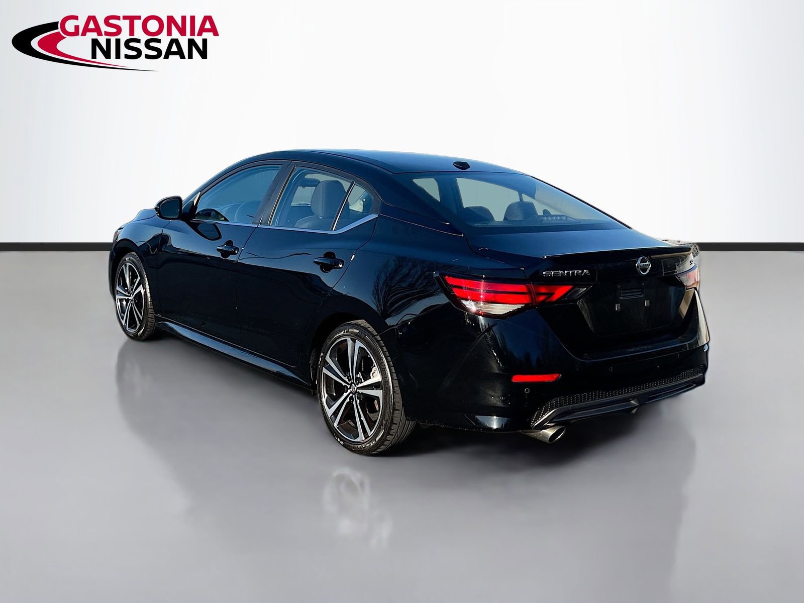 Used 2022 Nissan Sentra SR w/ Trunk Package image 6