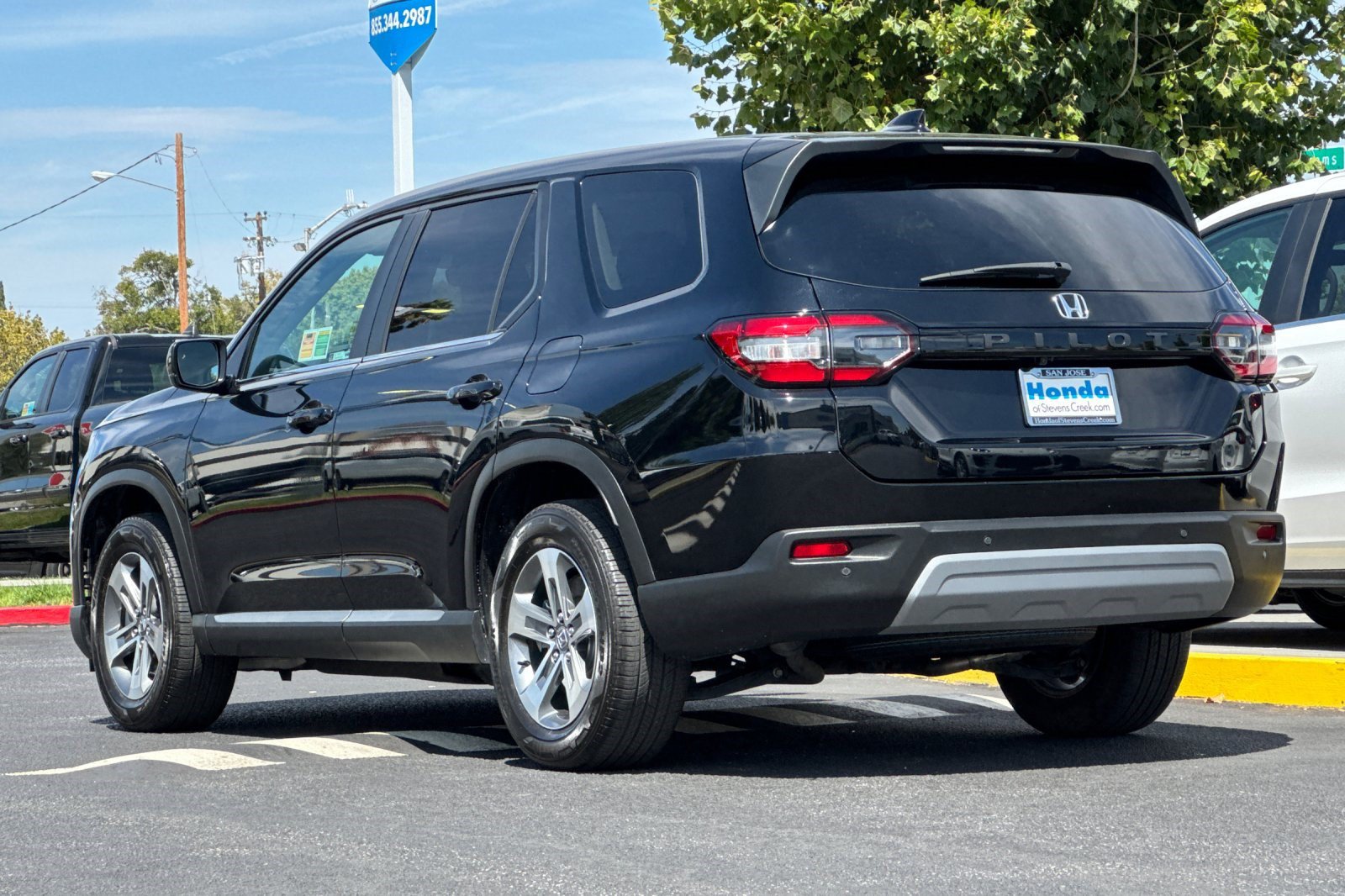 Certified 2025 Honda Pilot EX-L image 3