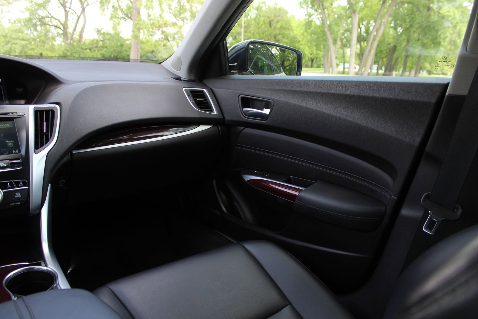Used 2017 Acura TLX FWD image 11