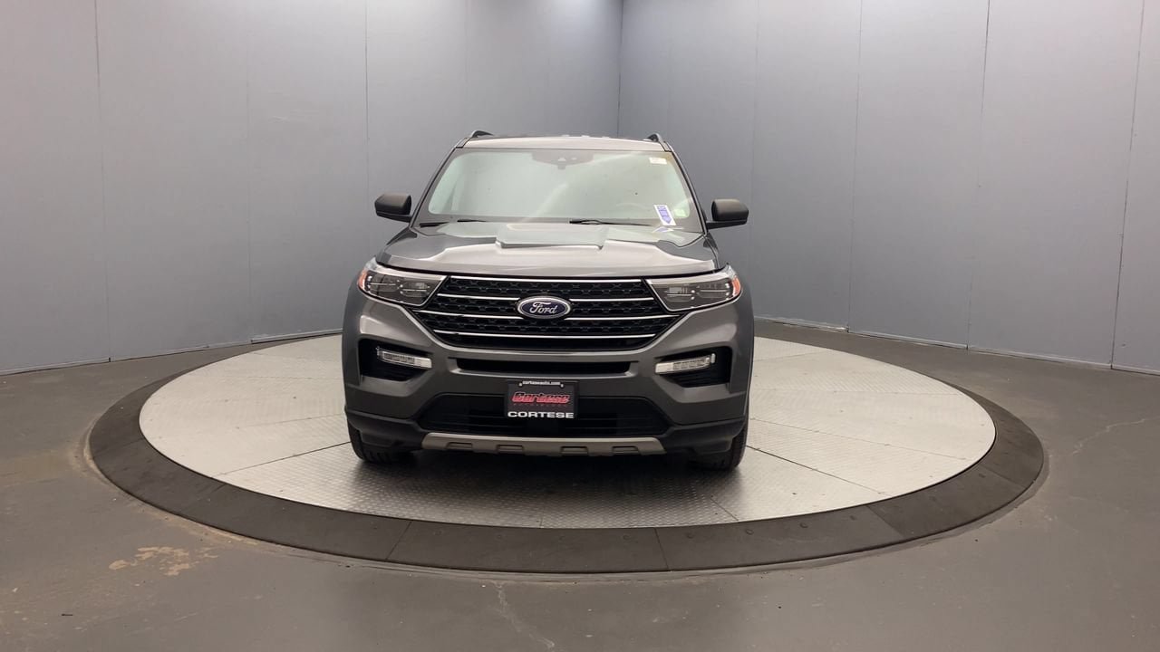 Used 2021 Ford Explorer XLT w/ Equipment Group 202A AWD/4WD image 8