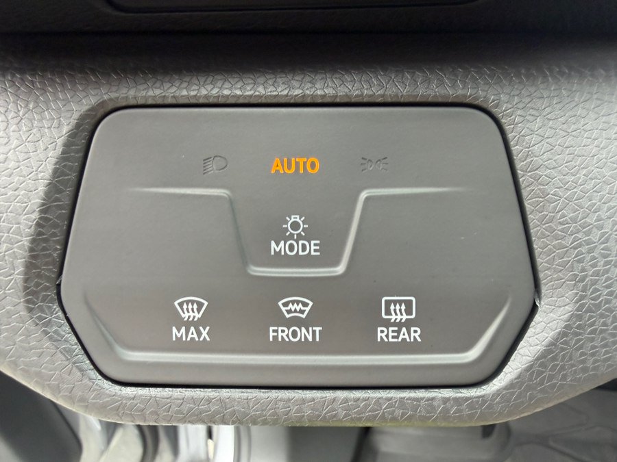 Used 2024 Volkswagen ID.4 Pro AWD/4WD image 15