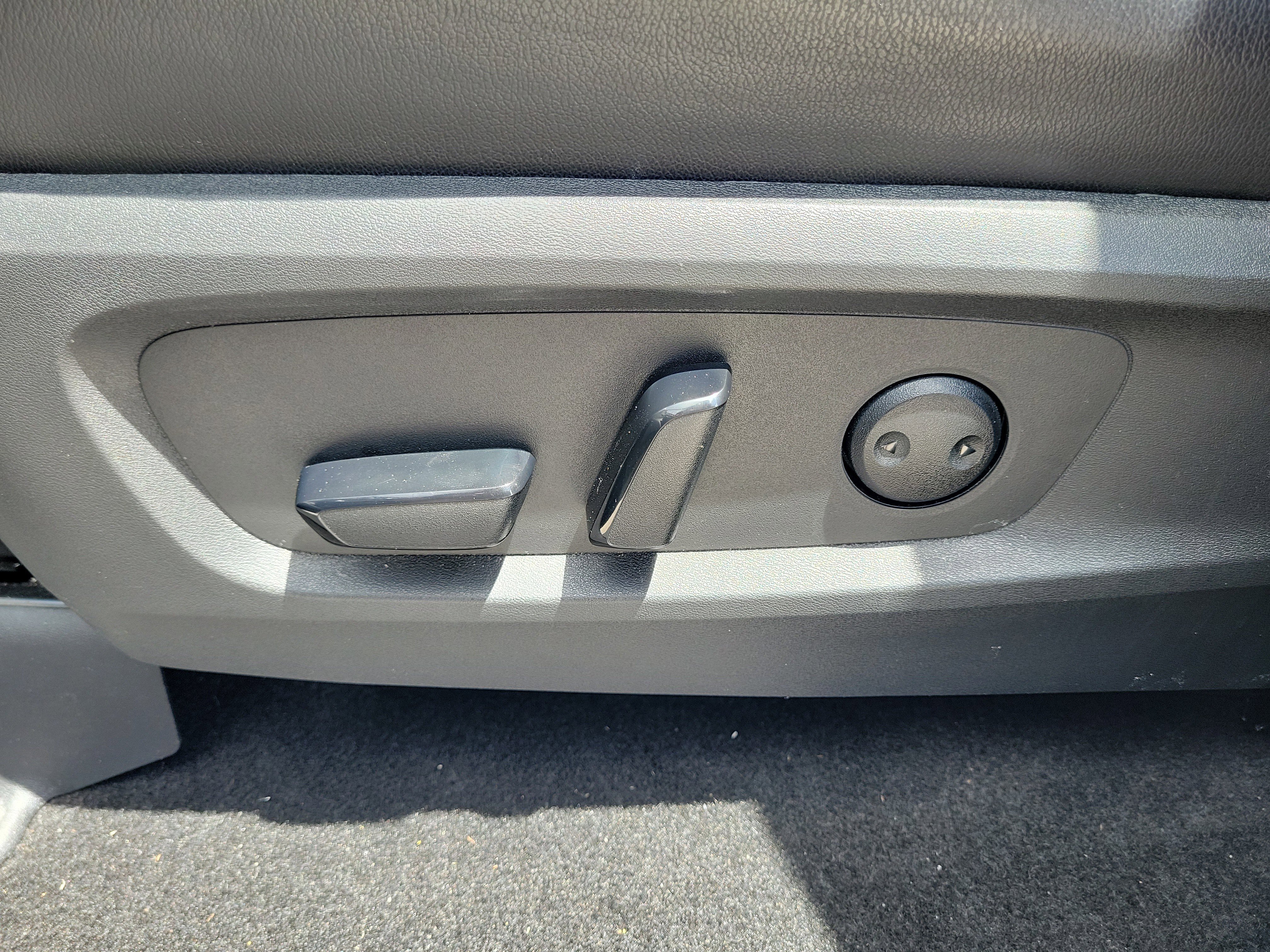 Certified 2024 Nissan Pathfinder SL FWD image 14