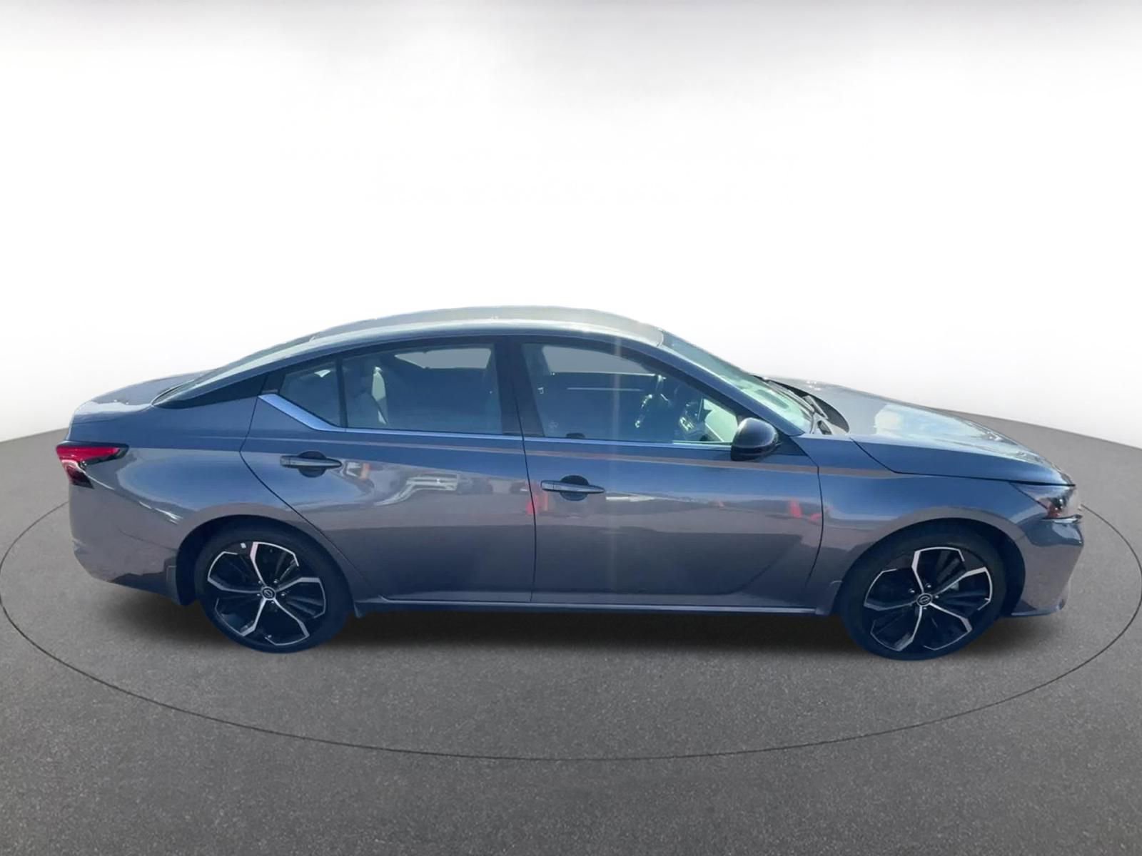 Used 2025 Nissan Altima 2.5 SR image 16