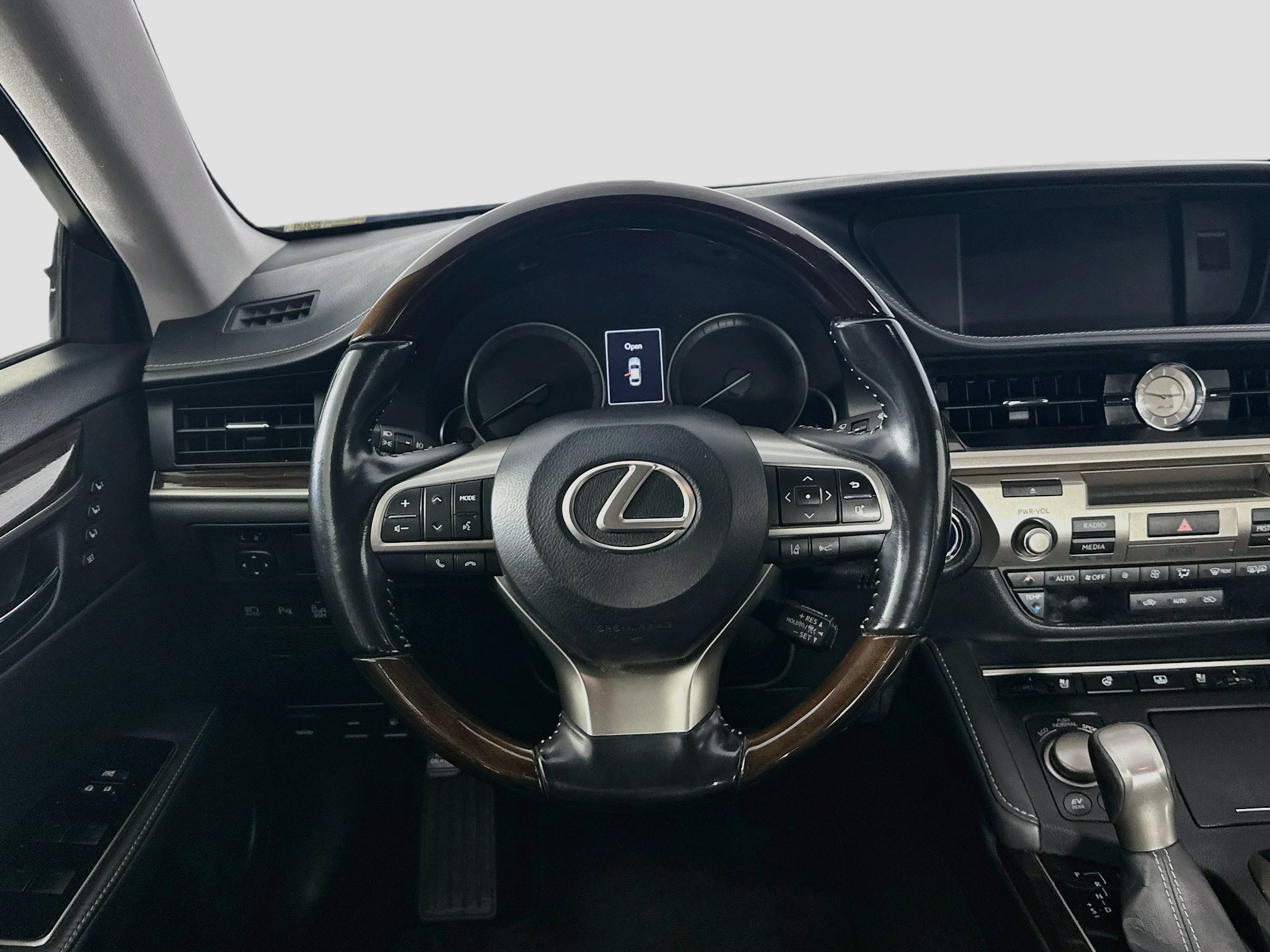 Used 2017 Lexus ES 300h FWD image 18