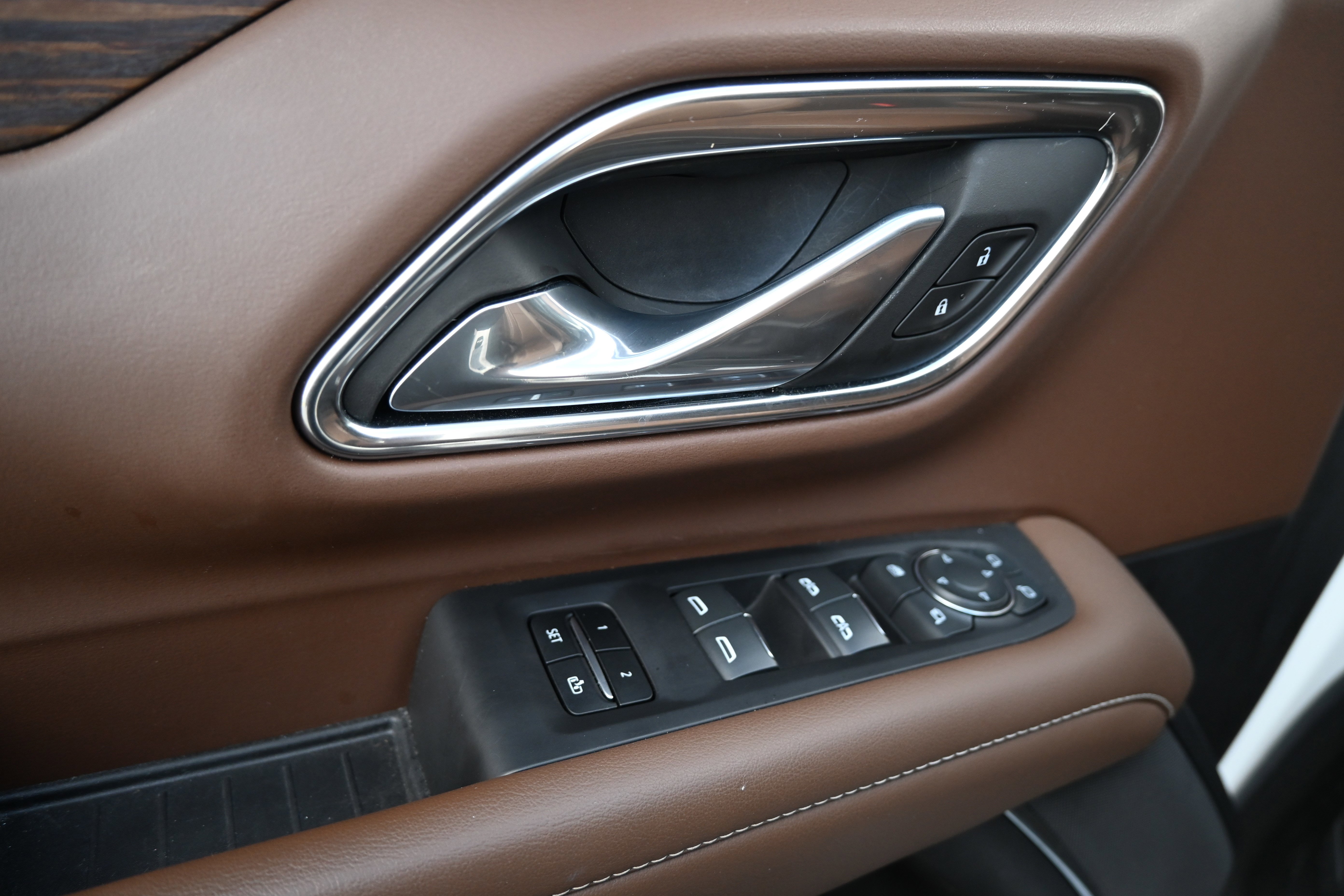 Used 2024 Chevrolet Suburban High Country image 18