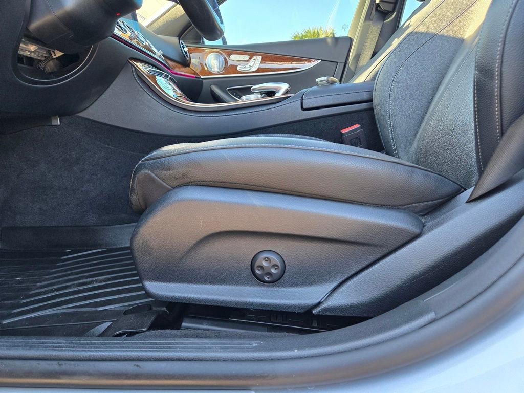 Used 2020 Mercedes-Benz E 450 4MATIC Sedan w/ Driver Assistance Package image 26