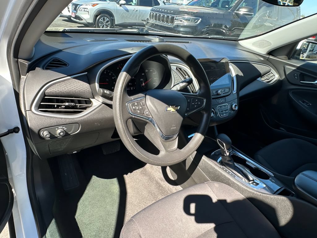 Used 2024 Chevrolet Malibu LT FWD image 21