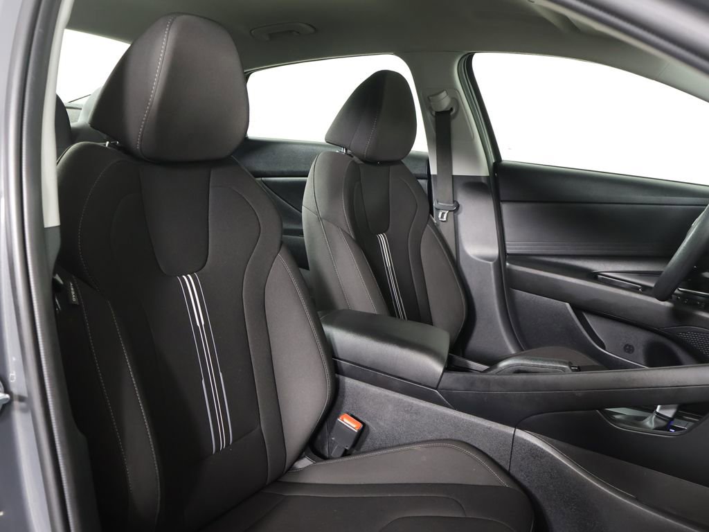 Used 2023 Hyundai Elantra SEL w/ Cargo Package image 25