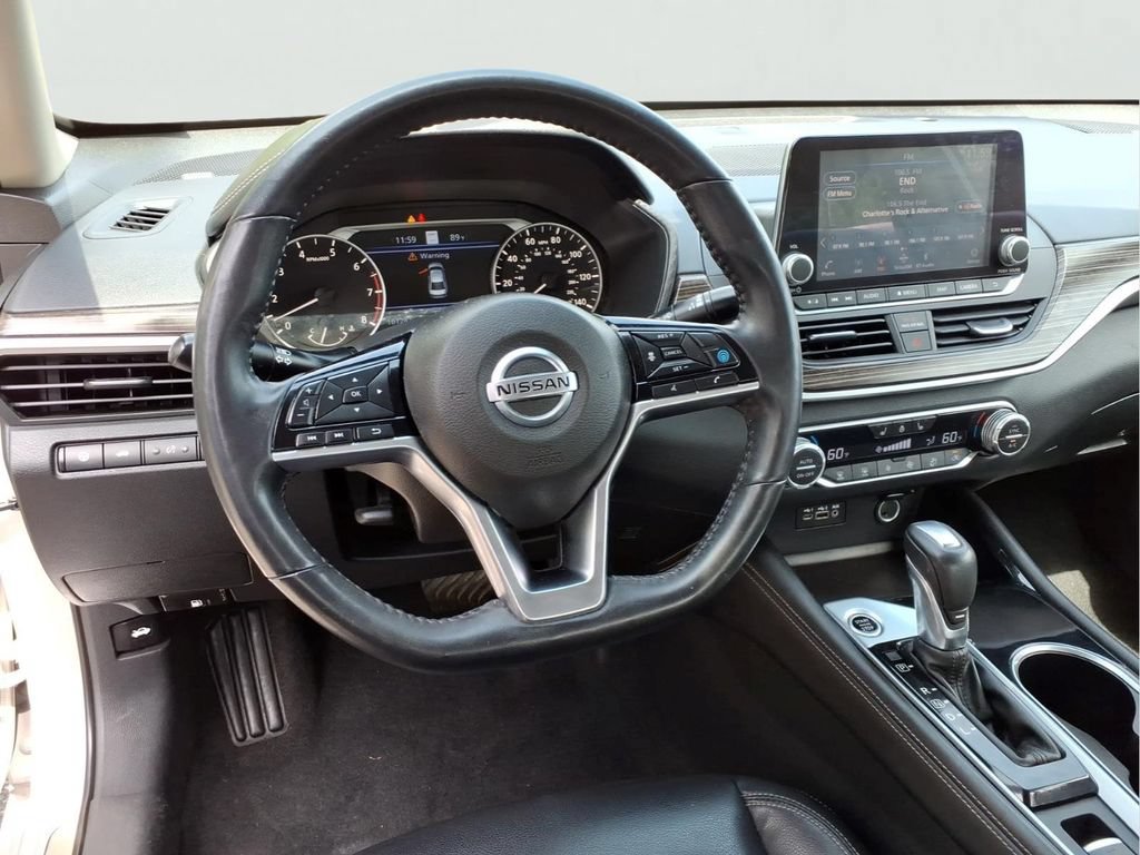 Used 2020 Nissan Altima 2.5 Platinum AWD/4WD image 3