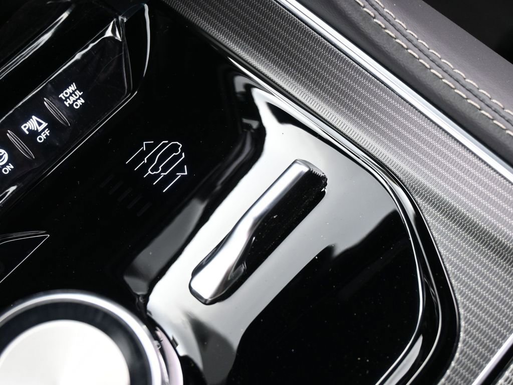 New 2026 Jeep Grand Wagoneer Summit AWD/4WD image 28