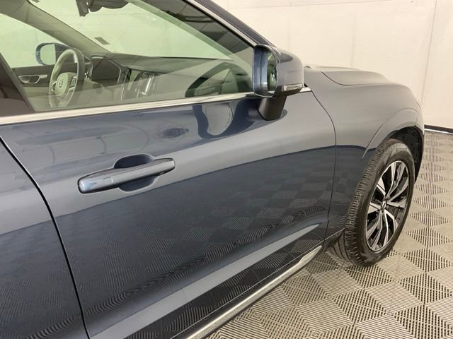 Certified 2023 Volvo XC60 B5 Plus AWD/4WD image 7
