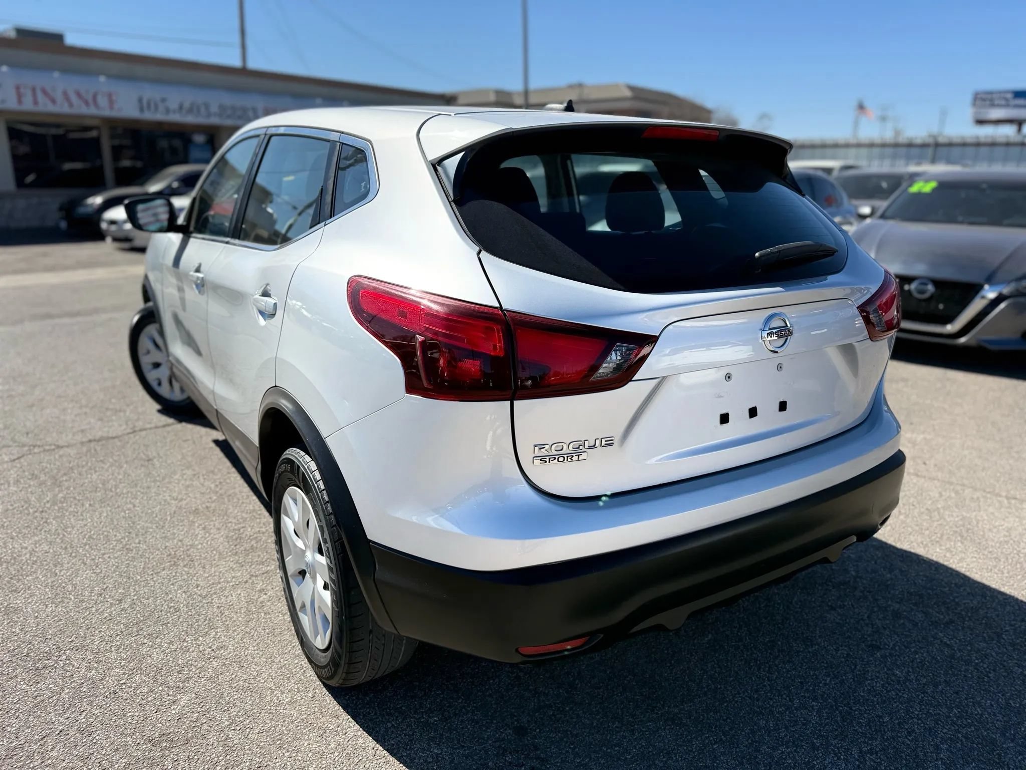 Used 2018 Nissan Rogue Sport S FWD image 5