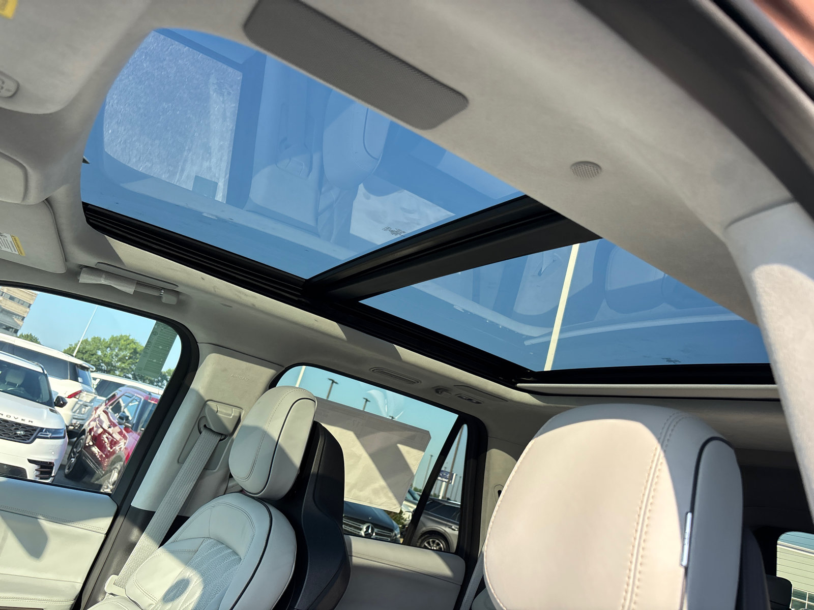 New 2026 Lincoln Navigator Black Label w/ Black Label Special Edition AWD/4WD image 25