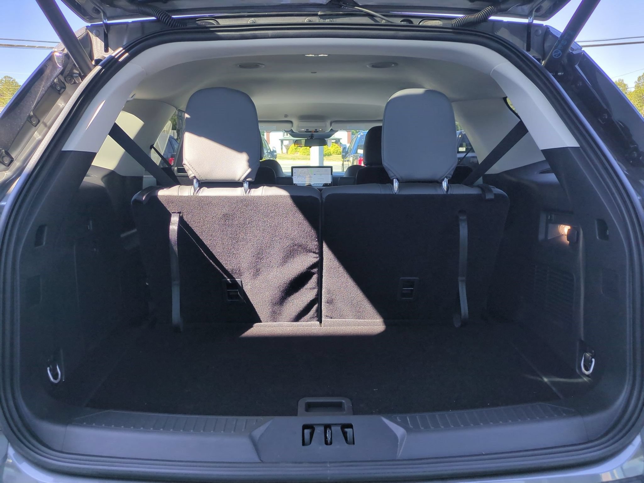 Used 2026 Ford Explorer Active RWD image 7