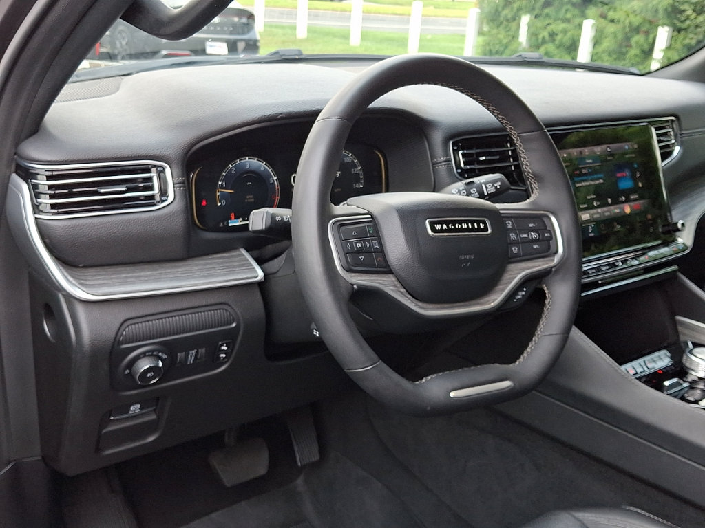 Used 2024 Jeep Wagoneer Series II AWD/4WD image 25
