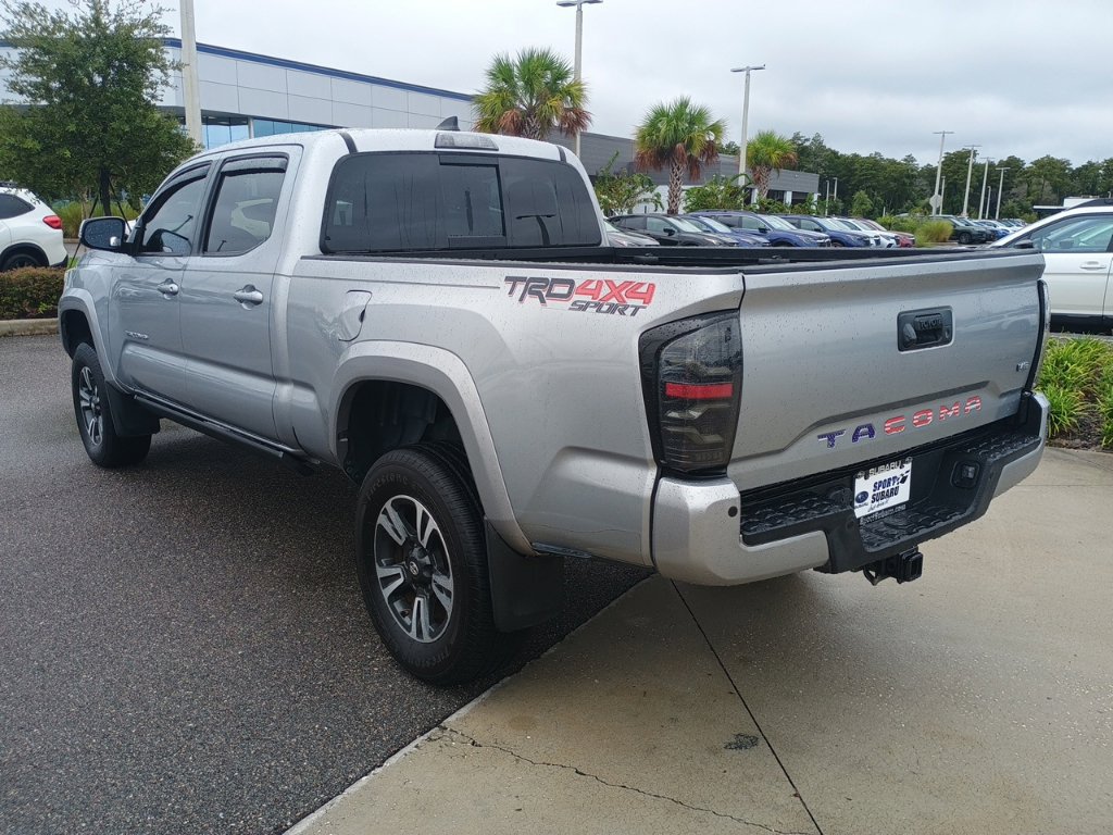 Used 2019 Toyota Tacoma TRD Sport w/ TRD Premium Sport Package AWD/4WD image 7