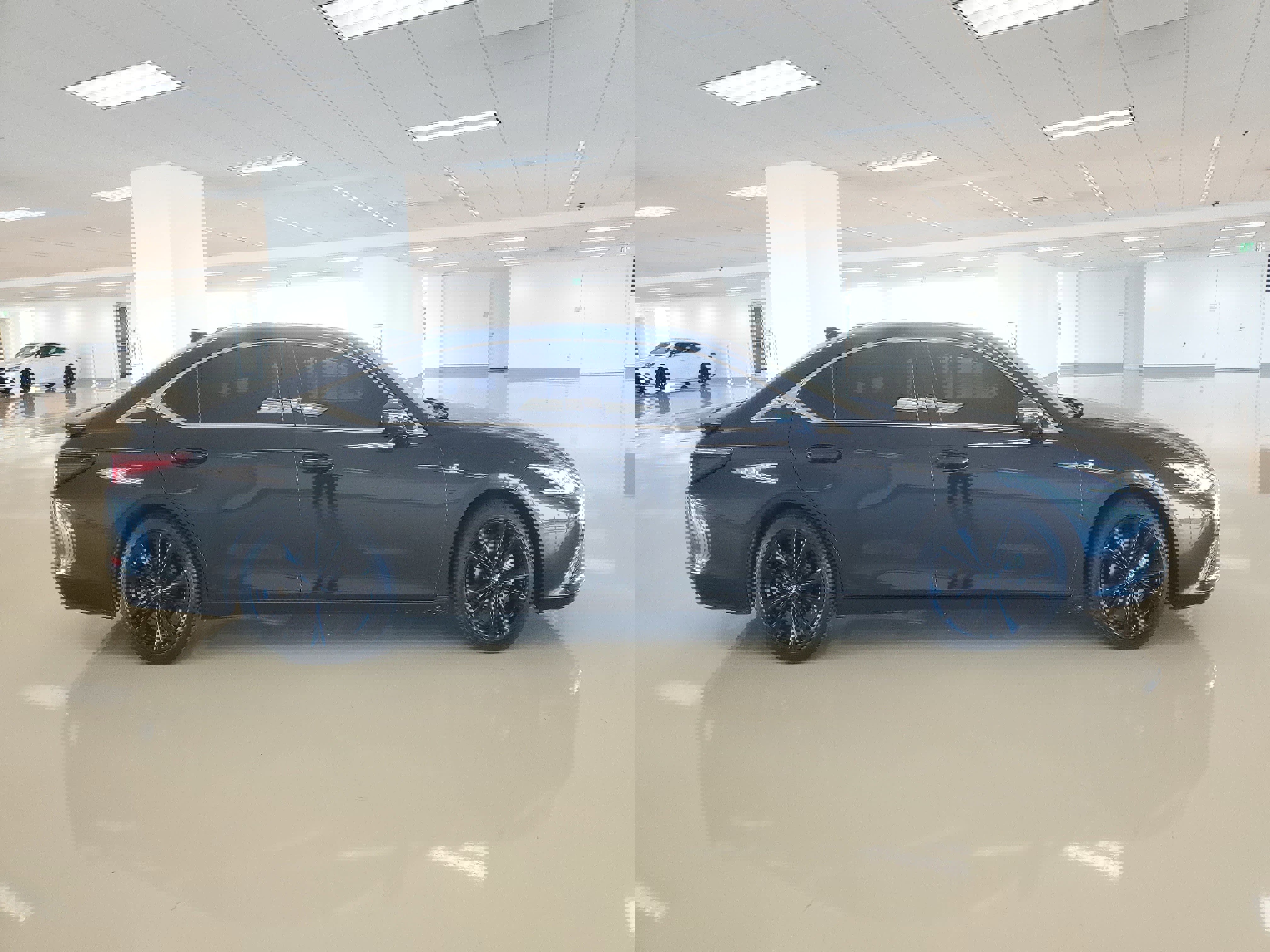 Certified 2024 Lexus ES 350 F Sport w/ Accessory Package (Z2) image 11