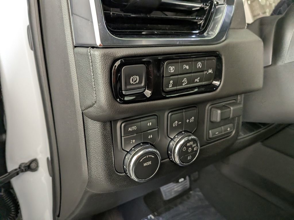 New 2026 GMC Yukon XL Denali w/ Denali Reserve Package image 19