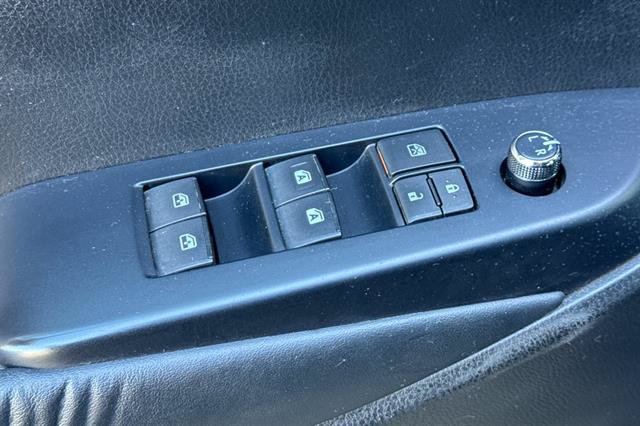 Used 2015 Toyota Highlander XLE FWD image 11