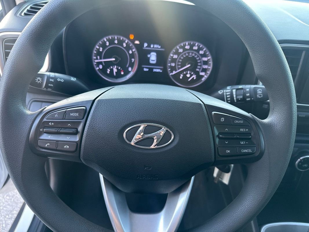 Used 2021 Hyundai Venue SE image 17