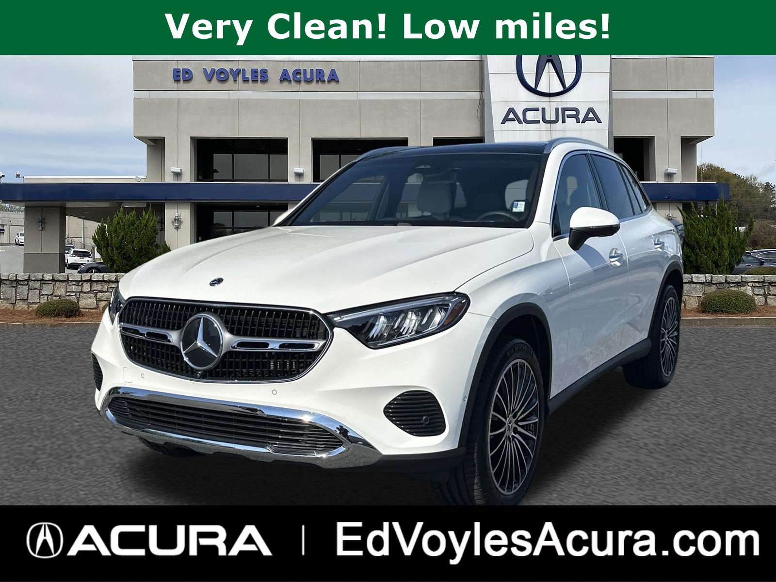 Used 2025 Mercedes-Benz GLC 300 image 1