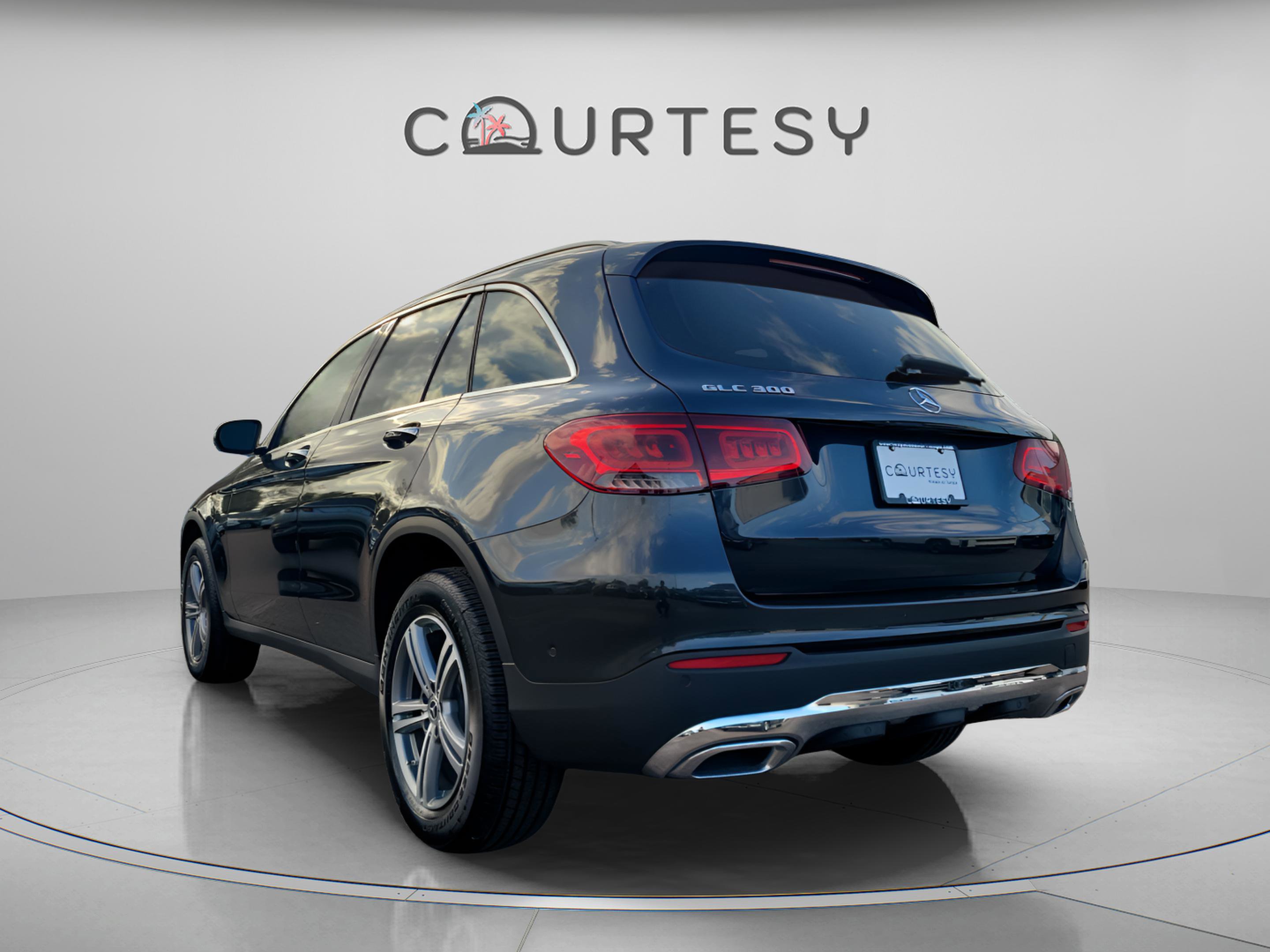 Used 2021 Mercedes-Benz GLC 300 image 5