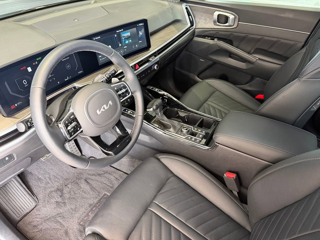 Used 2025 Kia Sorento SX Prestige AWD/4WD image 4