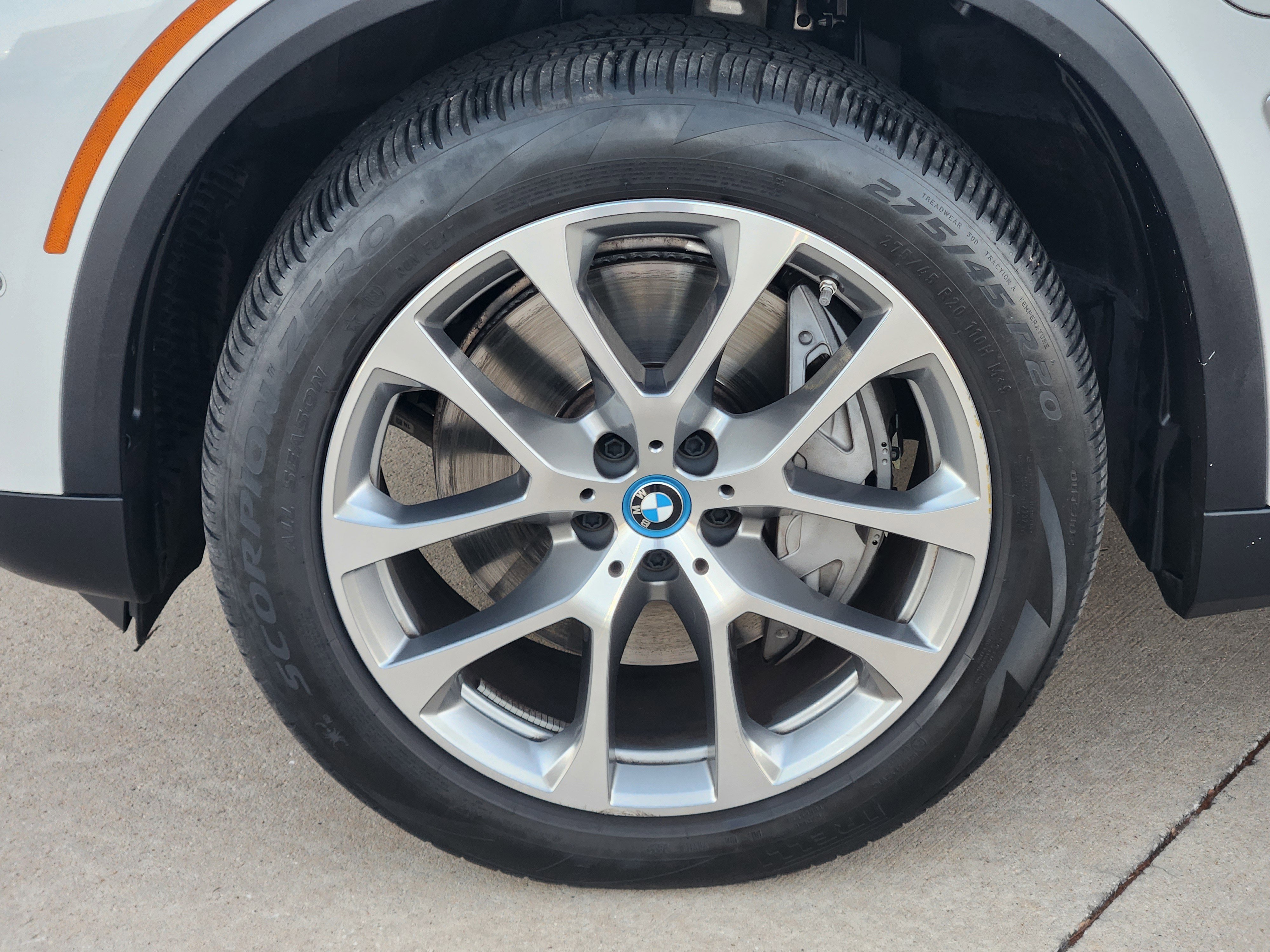 Used 2024 BMW X5 xDrive50e image 13