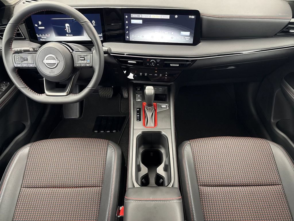 New 2025 Nissan Kicks SR FWD image 12