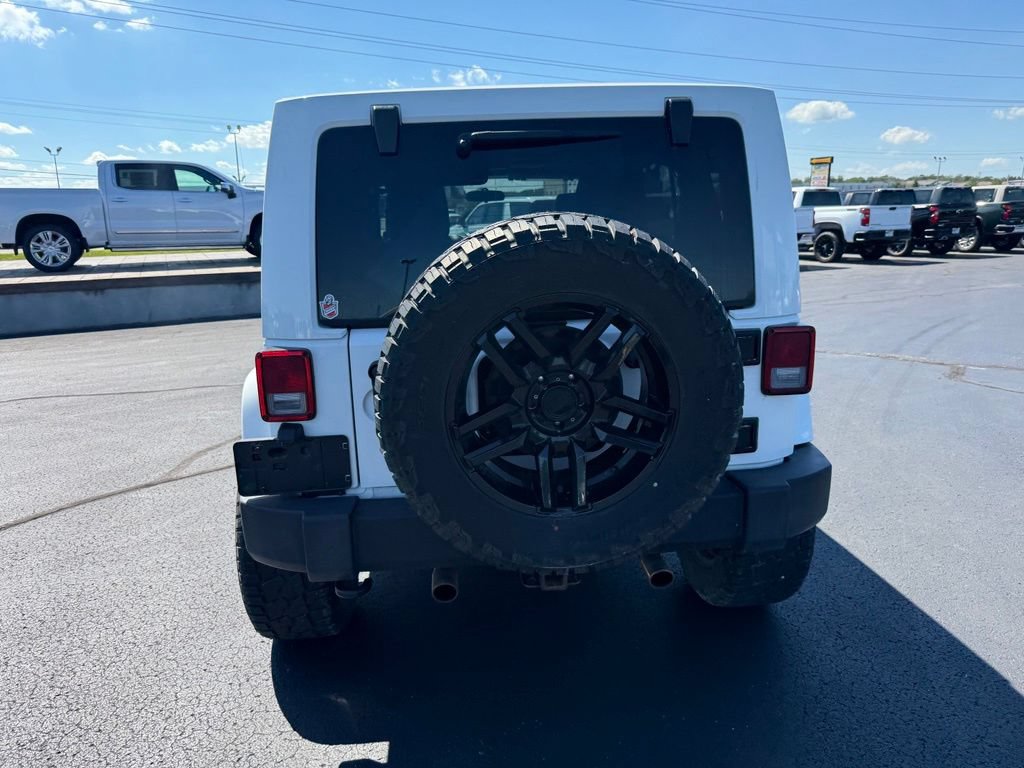 Used 2012 Jeep Wrangler Unlimited Sahara w/ Connectivity Group AWD/4WD image 7