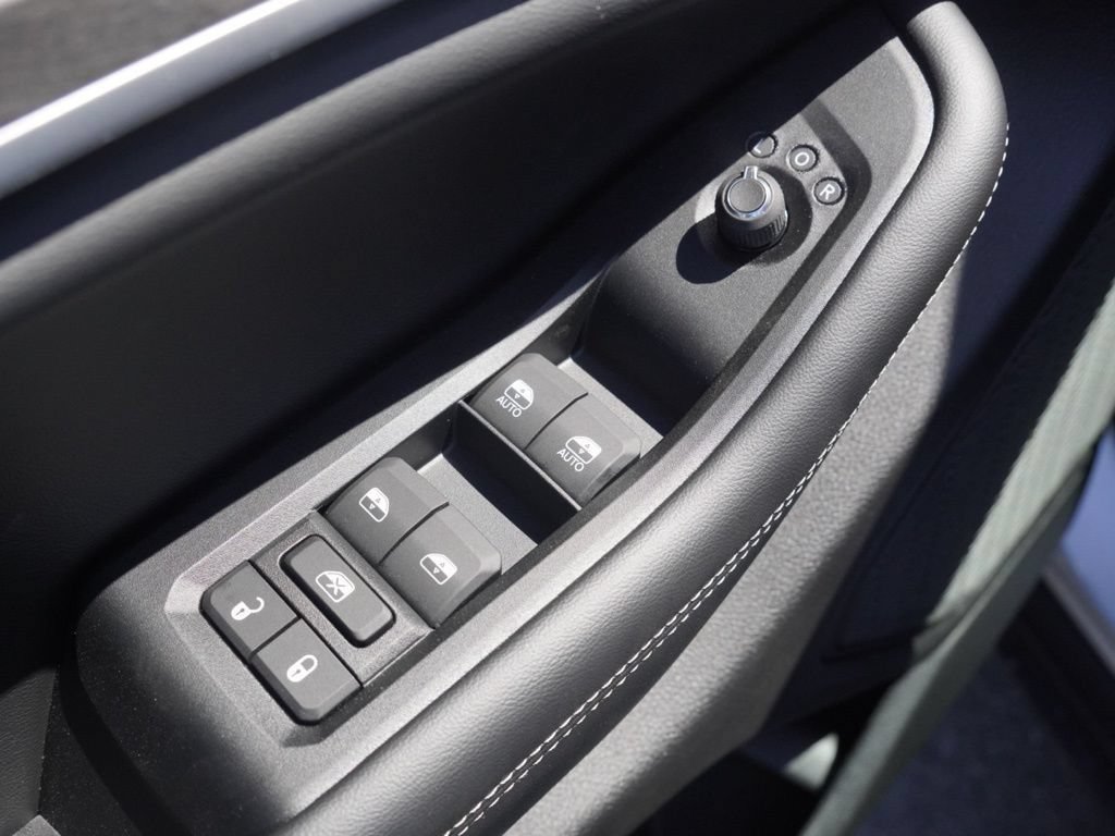 New 2026 Jeep Grand Cherokee Altitude AWD/4WD image 21