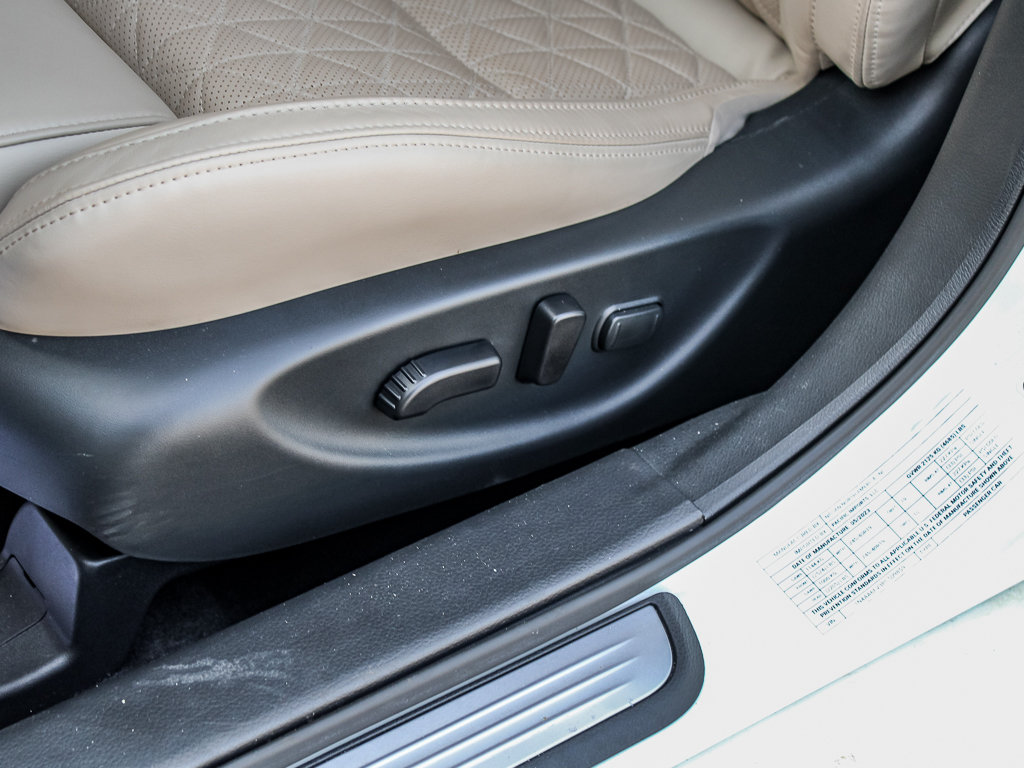 Used 2023 Nissan Maxima Platinum FWD image 18