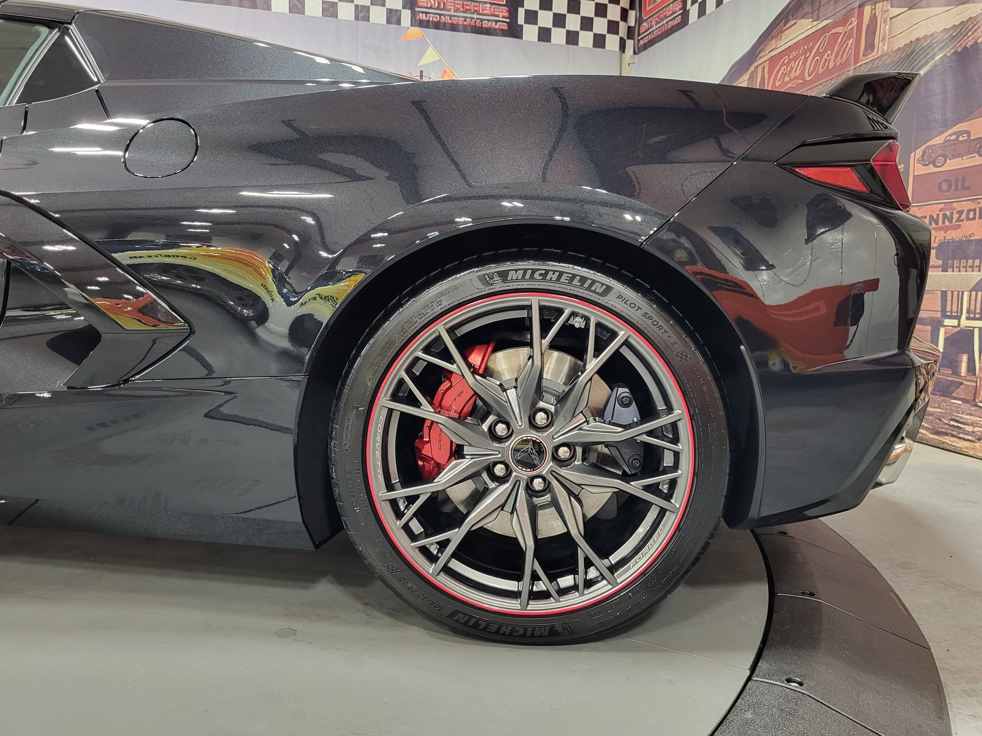 Used 2023 Chevrolet Corvette Stingray Premium Conv w/ Z51 Performance Package image 9