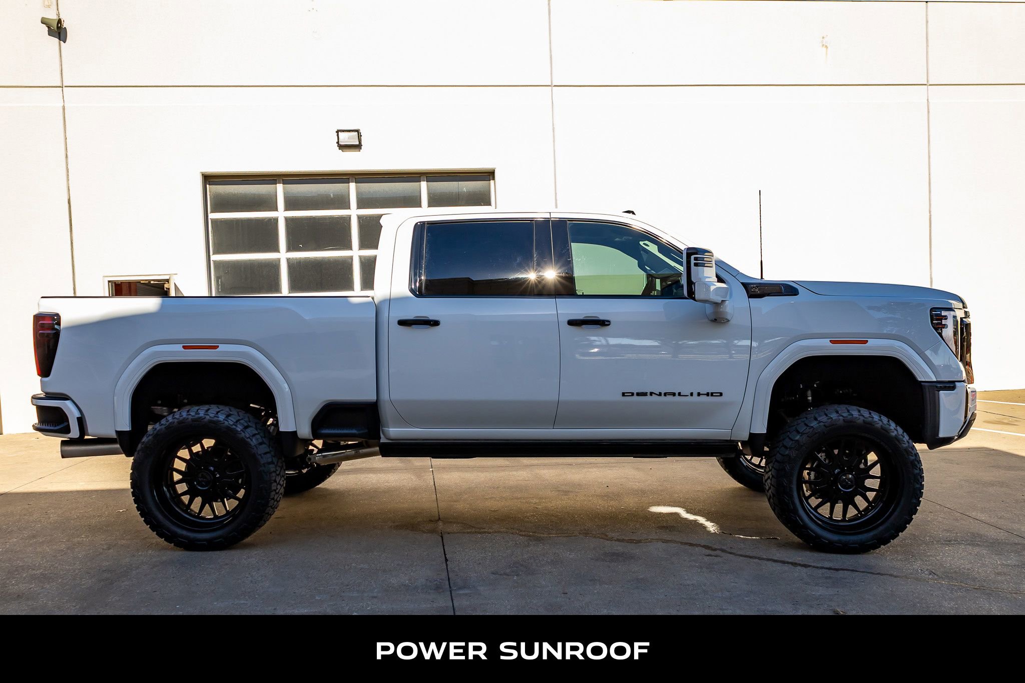 Used 2026 GMC Sierra 2500 Denali Ultimate w/ Max Trailering Package image 11