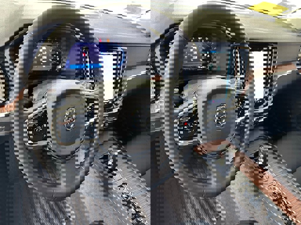 New 2024 Volvo S60 B5 Plus w/ Climate Package image 20