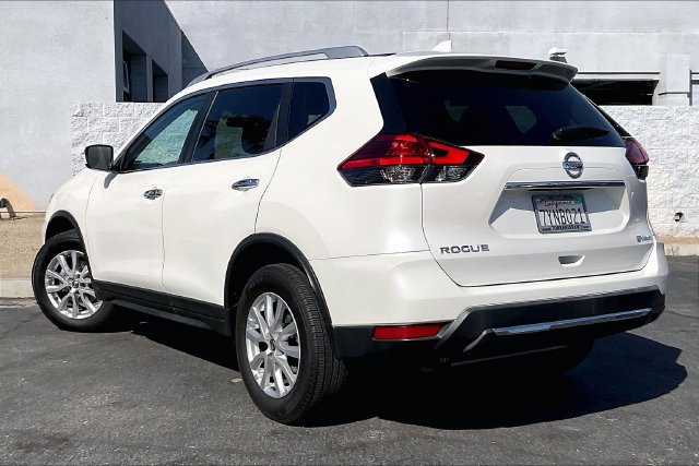 Used 2017 Nissan Rogue SV AWD/4WD image 10