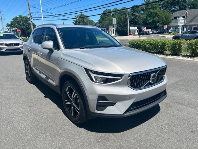 Certified 2025 Volvo XC40 B5 Core AWD/4WD image 6