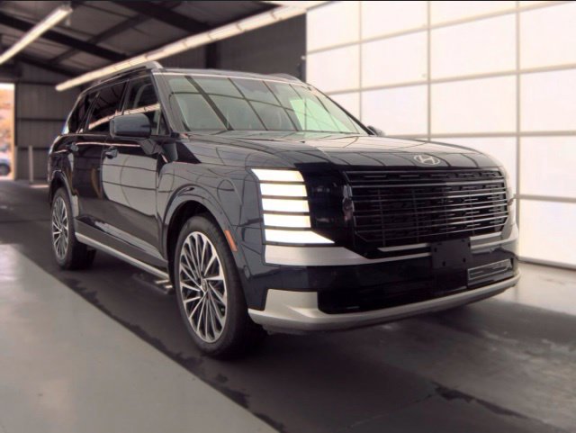 Used 2026 Hyundai Palisade Calligraphy FWD image 4