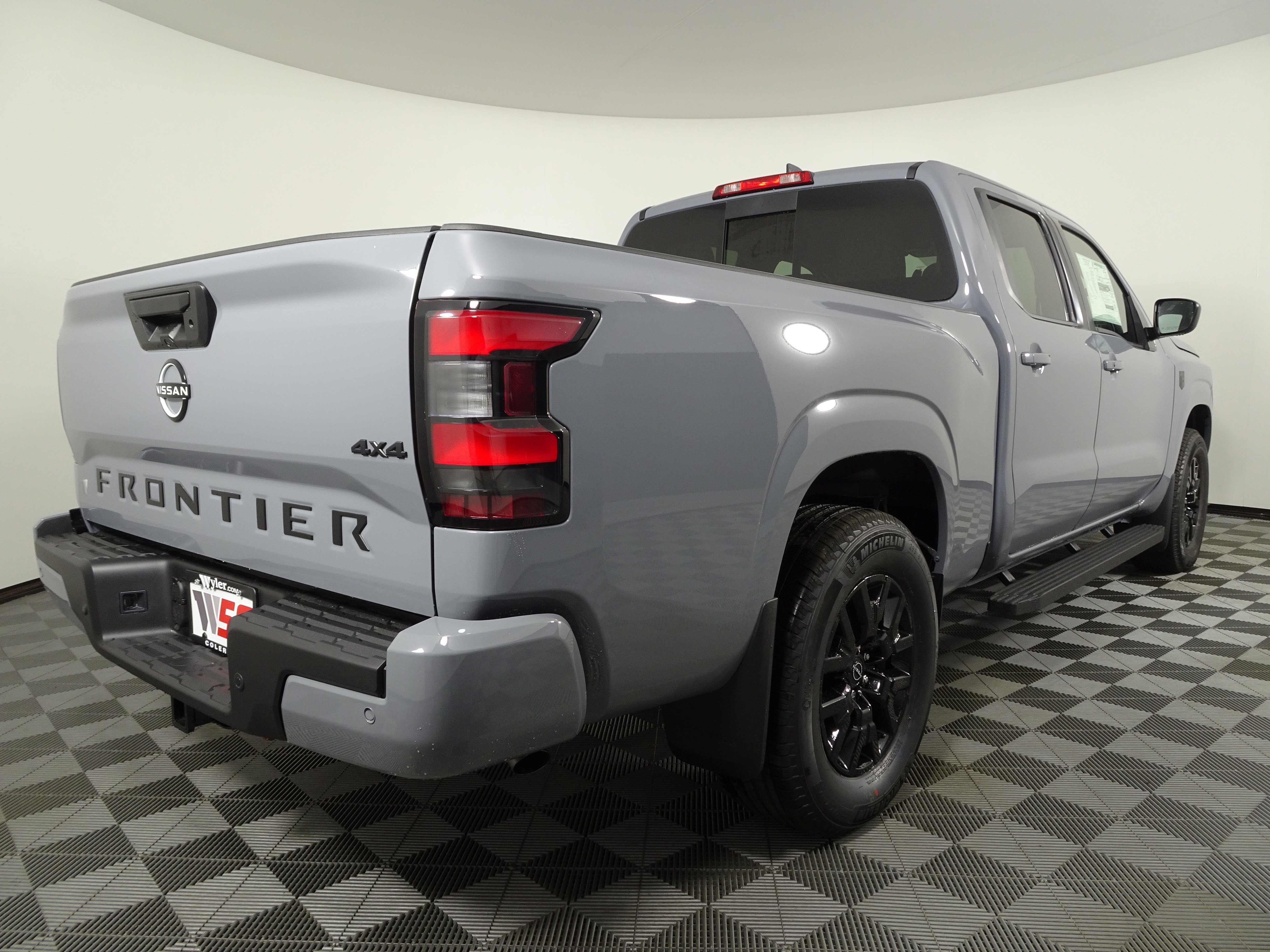 New 2026 Nissan Frontier SV w/ SV Convenience Package image 3