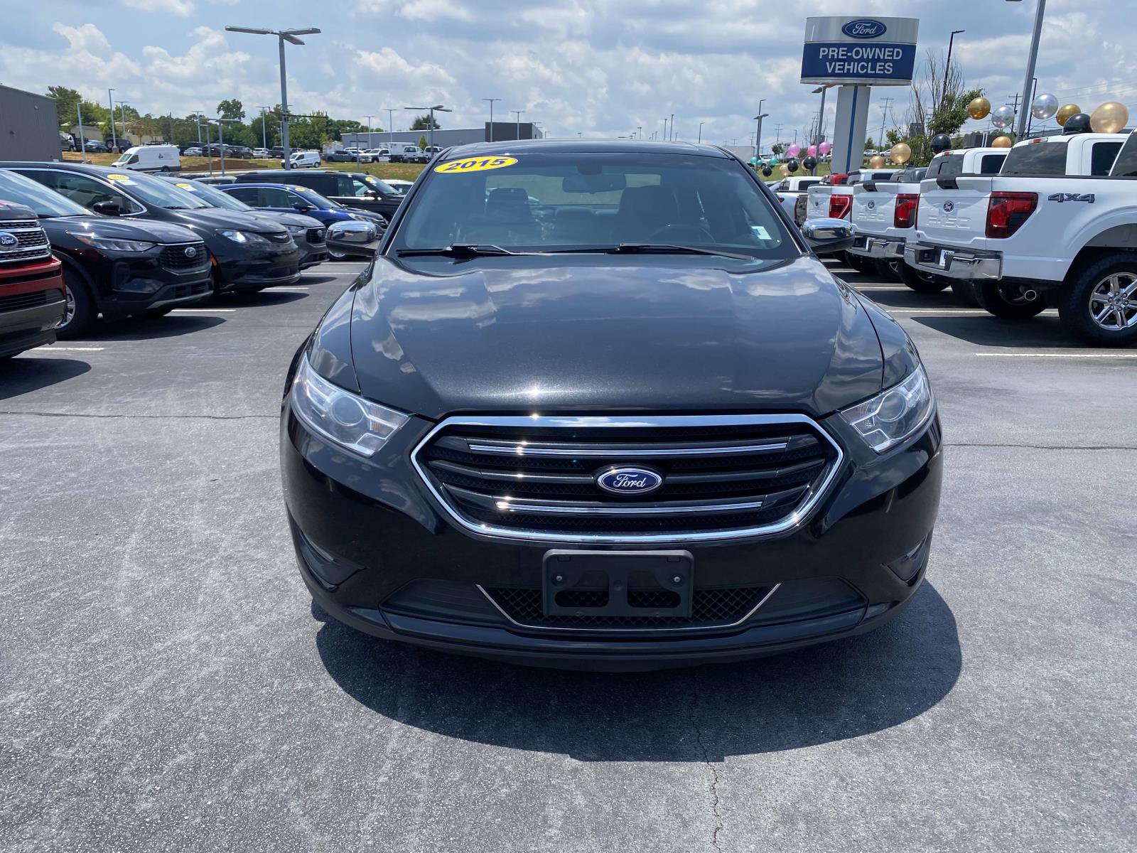 Used 2015 Ford Taurus Limited FWD image 2