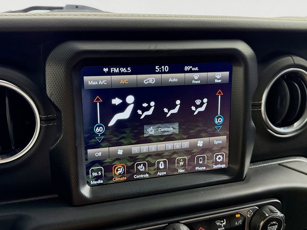 Used 2020 Jeep Wrangler Unlimited Sahara image 35